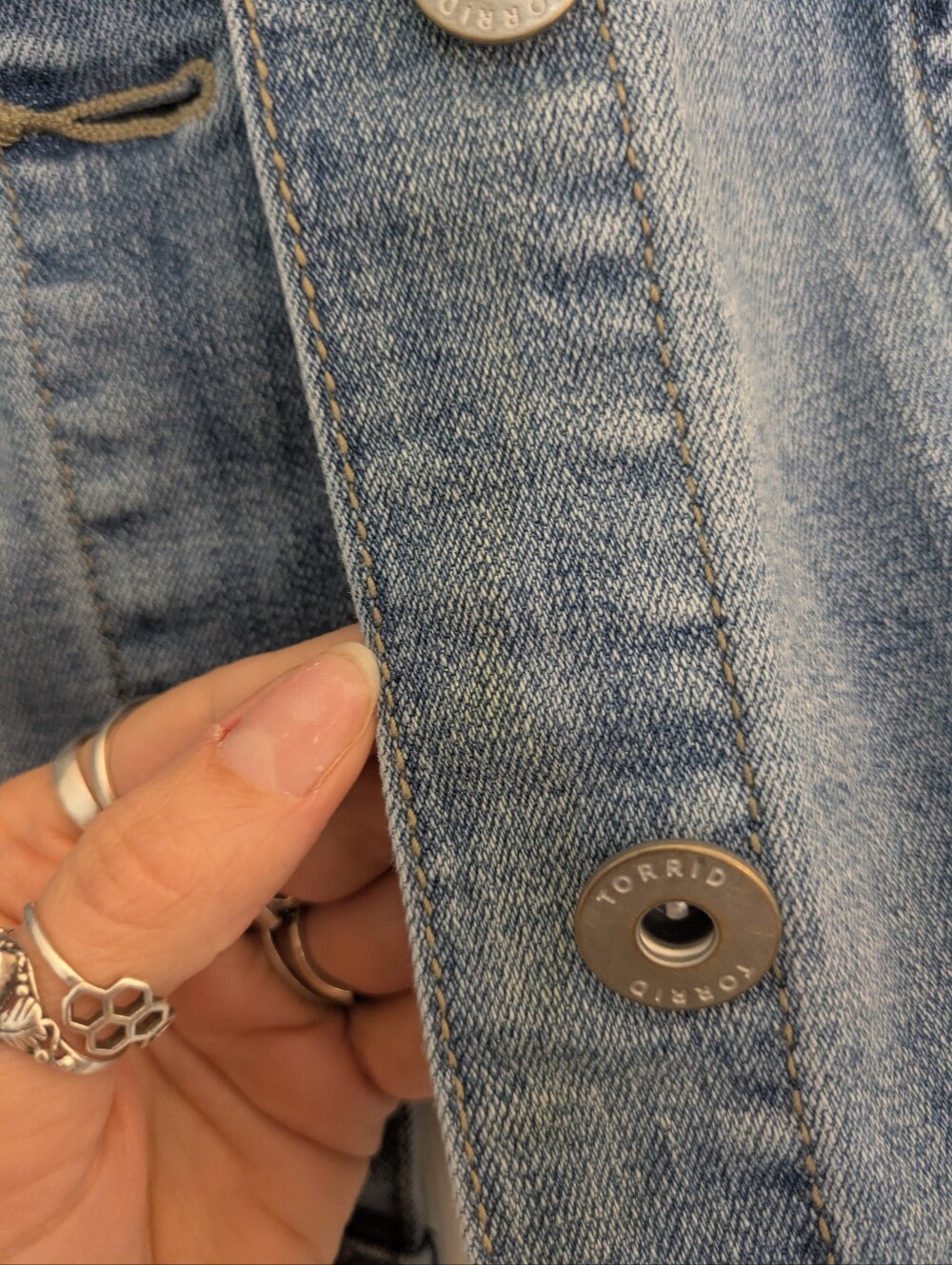 Torrid Cropped Denim Vest Sz 3 - Picture 13 of 13